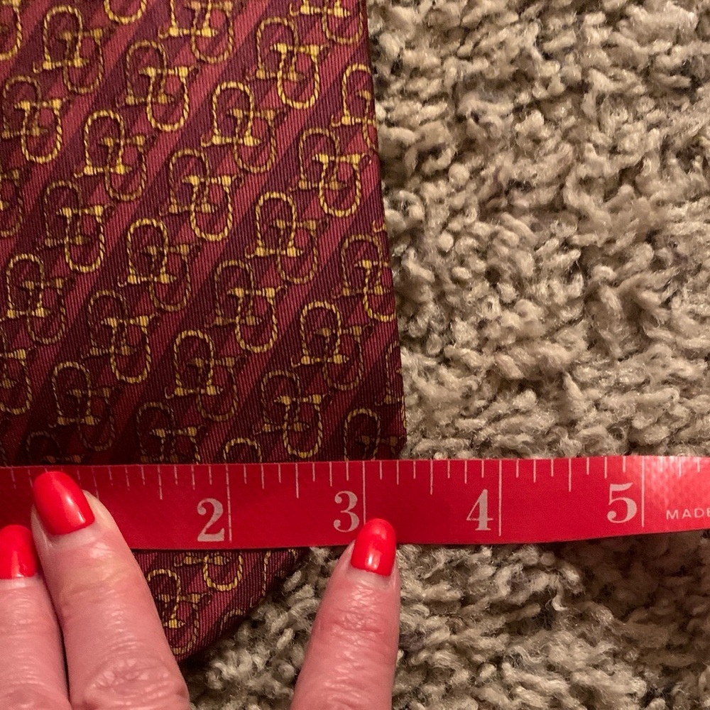 HERMÈS PARIS Gold Burgundy Equestrian Pattern Silk Tie France 56"- 3.25" Luxe - Picture 6 of 7
